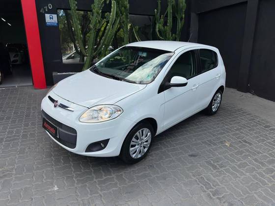 FIAT PALIO 1.6 MPI ESSENCE 16V FLEX 4P MANUAL FIAT PALIO 1.6 MPI ESSENCE 16V FLEX 4P MANUAL